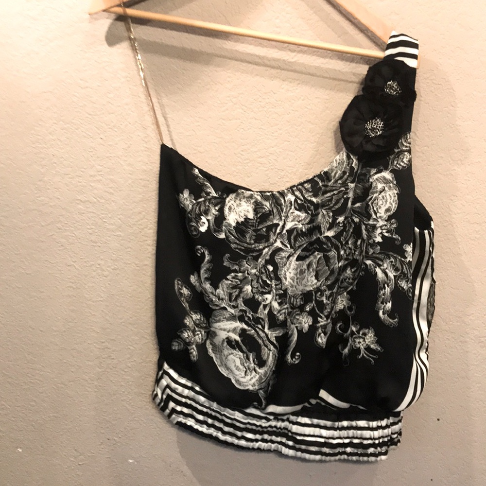 Black and white floral one shoulder top